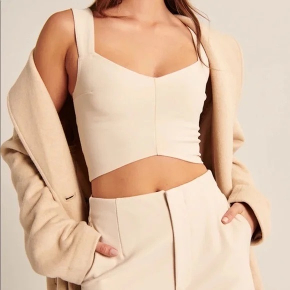 Abercrombie & Fitch Wide Strap Tailored Set Top in Cream Size XL - Picture 1 of 10